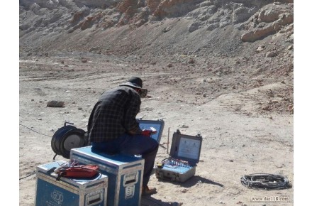 مطالعات ژئوفیزیک  و اکتشاف معدن