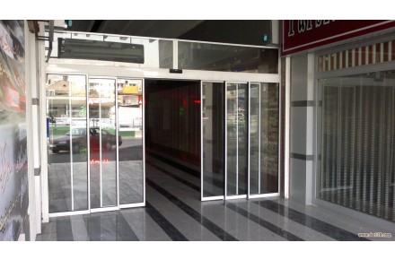 درب شیشه ای - 2