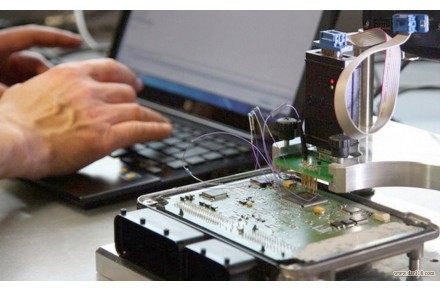 تعمیر و ریمپ ایسیو، کامپیوتر خودرو Ecu در محل شما - 1