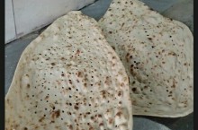 شاطر ماهردرپخت نان تافتون سنتی