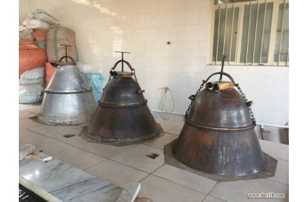 فروش انواع گلاب و عرقیات،گلاب کاشان،نعناع،بیدمشک،کاسنی،رازیانه سنتی - 2