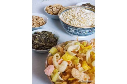 پک تنقلات سالم و ژیمی،برنجک و گندمک،شاهدانه، بادام پرک،مغز تخمه،پفک هندی بدون روغن و…. - 1